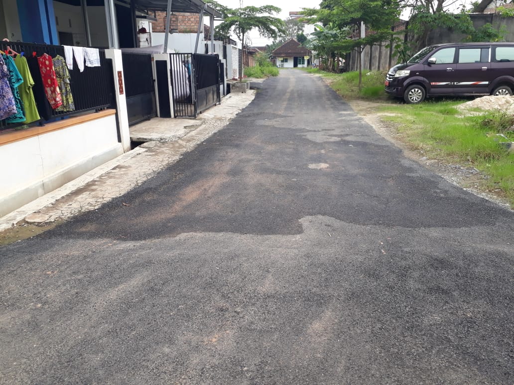 Pekerjaan Jl.Sulawesi Kelurahan Ganjar Asri Terkesan Asal Jadi