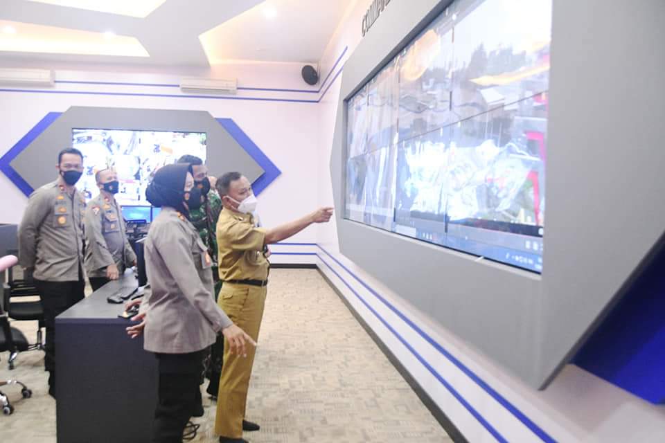 Wakil Walikota dan Kapolres Metro Hadiri Lauching Aplikasi SIM Nasional Presisi Di Aula Polres Metro