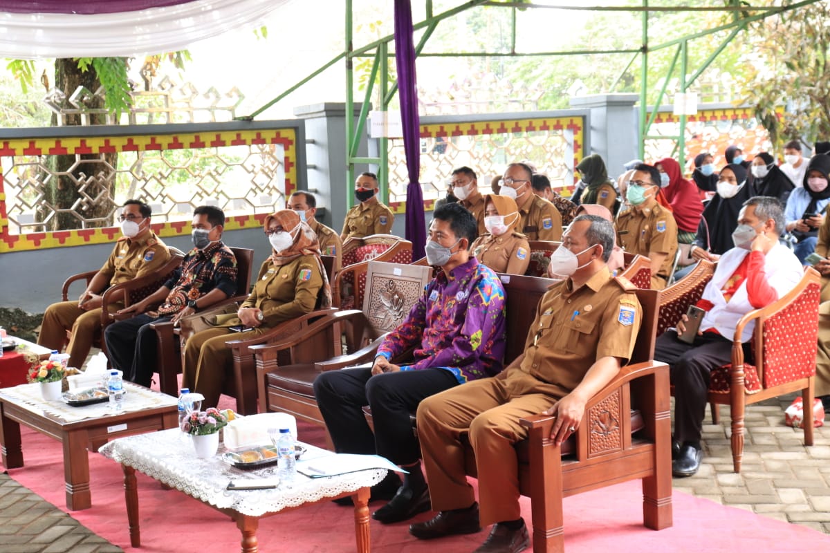 Walikota Metro Wahdi Siradjuddin membuka acara peringatan hari rabies dunia
