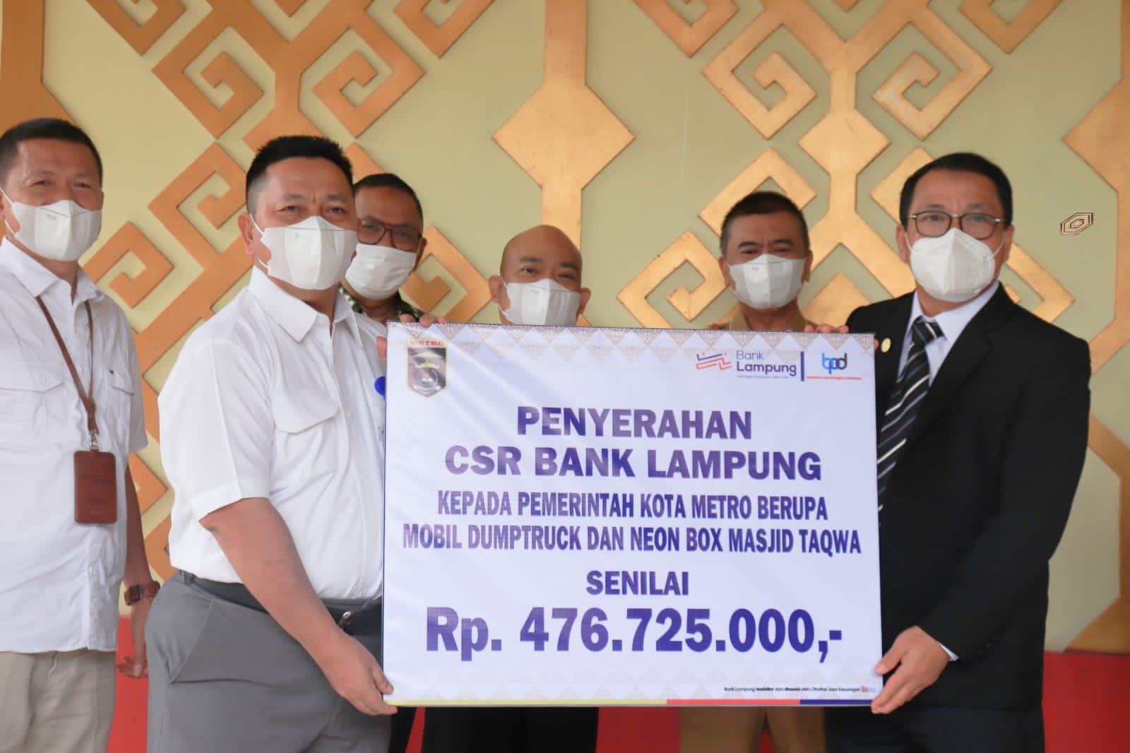Bank Lampung kembali menyerahkan bantuan Corporate Social Responsibility (CSR) Kepada Pemerintah Kota Metro
