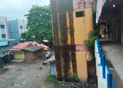 Miris! Gedung Shopping Center Metro Kumuh dan Bau Pesing, Pedagang Tetap Dipungut Jutaan Rupiah